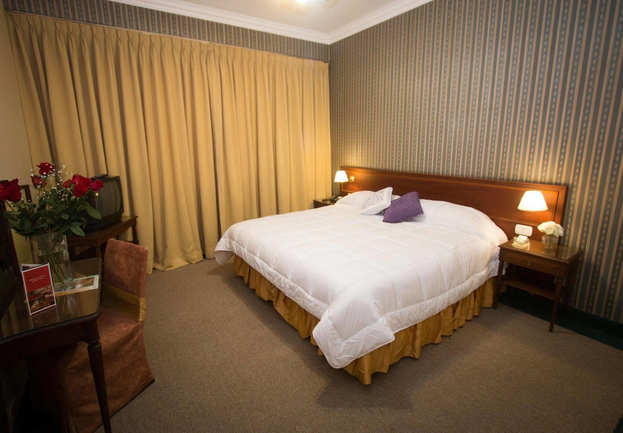 Regis Orho Hotel Buenos Aires Exterior photo